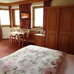 Haus Windegg בית הארחה 3*