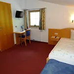 בית הארחה Haus Windegg 3*