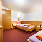 בית הארחה Haus Windegg טוקס