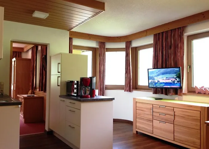 ゲストハウス Haus Windegg トゥクス