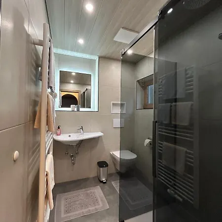 Haus Windegg Guest house