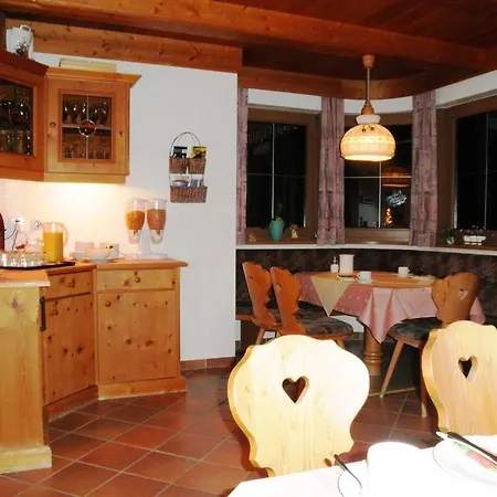 Haus Windegg Guest house